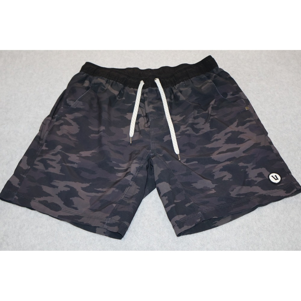 Vuori Kore Shorts Men Medium Black Camo Performance 7" Inseam Gym Workout